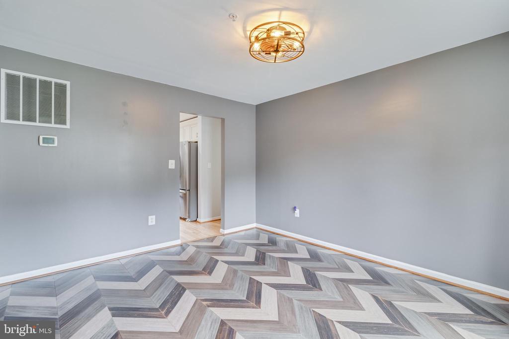 8707 FRAN DEL DRIVE