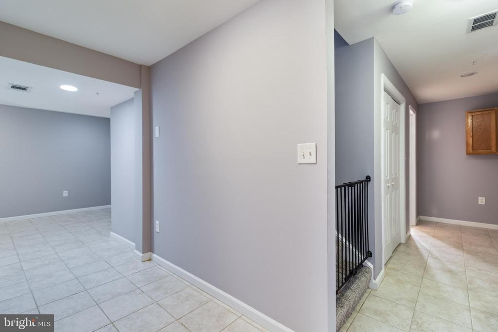 8707 FRAN DEL DRIVE