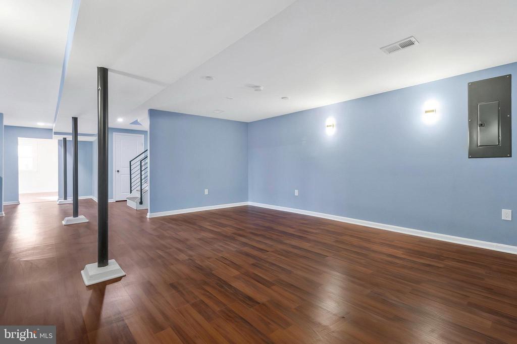 72 Herrington Dr