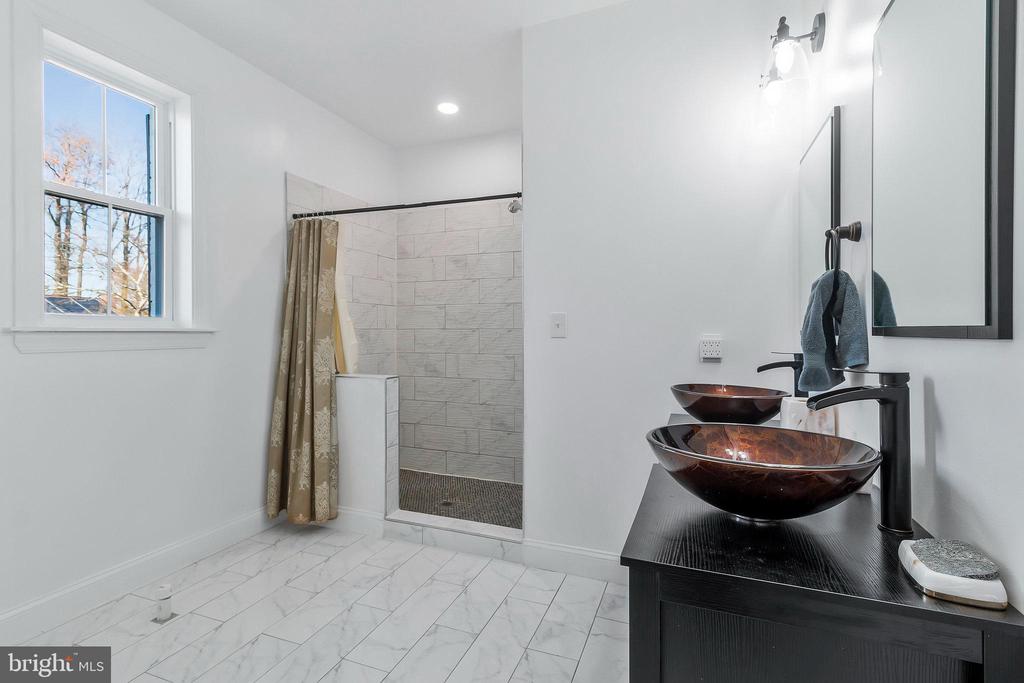 72 Herrington Dr