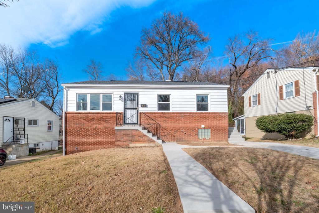 3818 Thornwood Rd