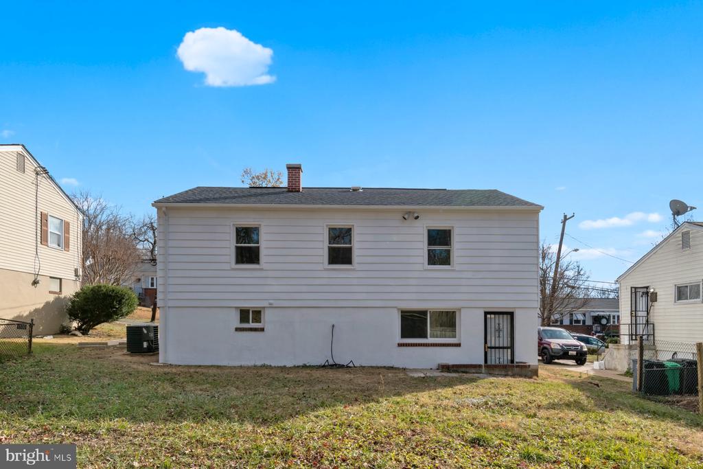 3818 Thornwood Rd