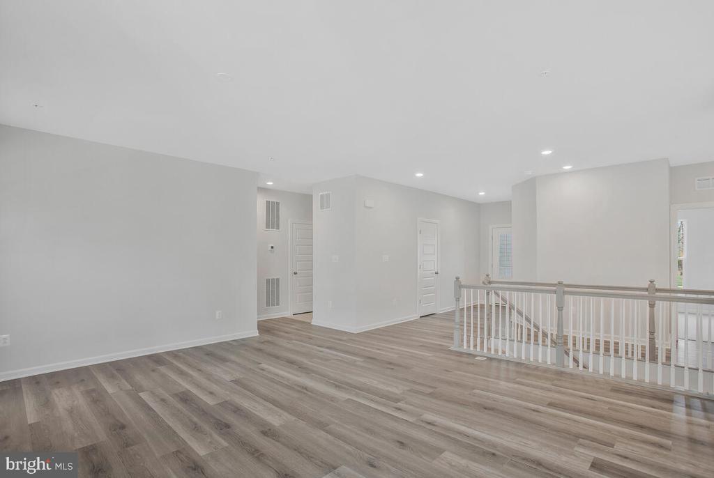 5612 SAVANNAH DRIVE