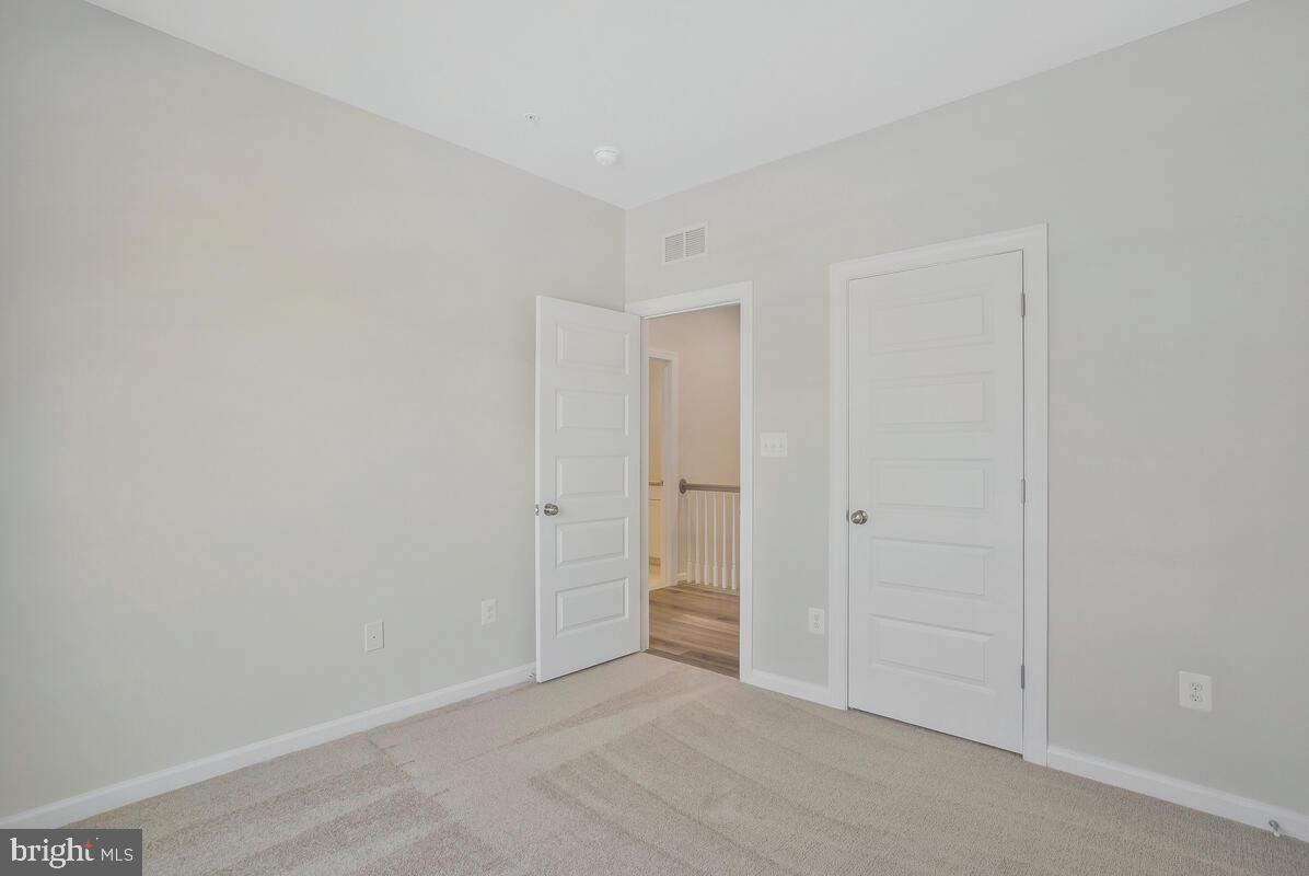 5612 SAVANNAH DRIVE