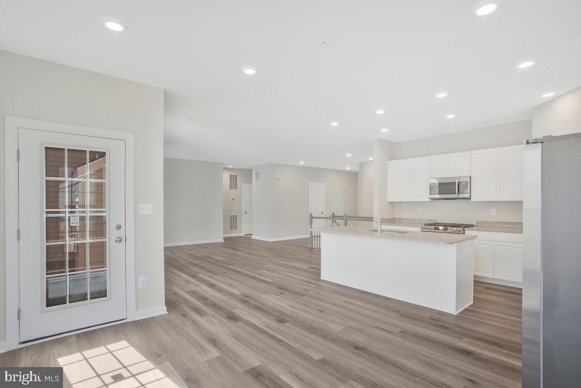 5612 SAVANNAH DRIVE