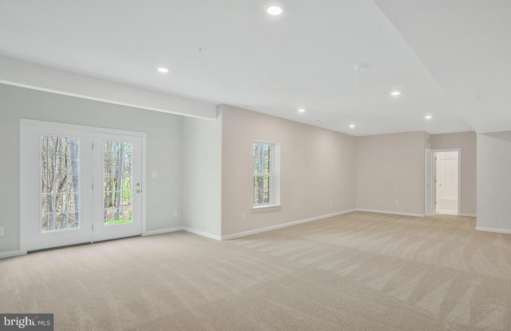 5612 SAVANNAH DRIVE