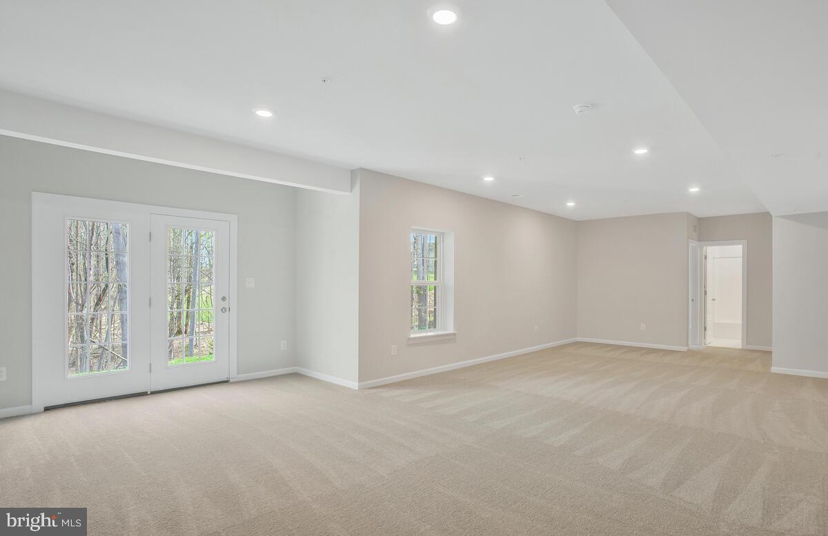 5612 SAVANNAH DRIVE