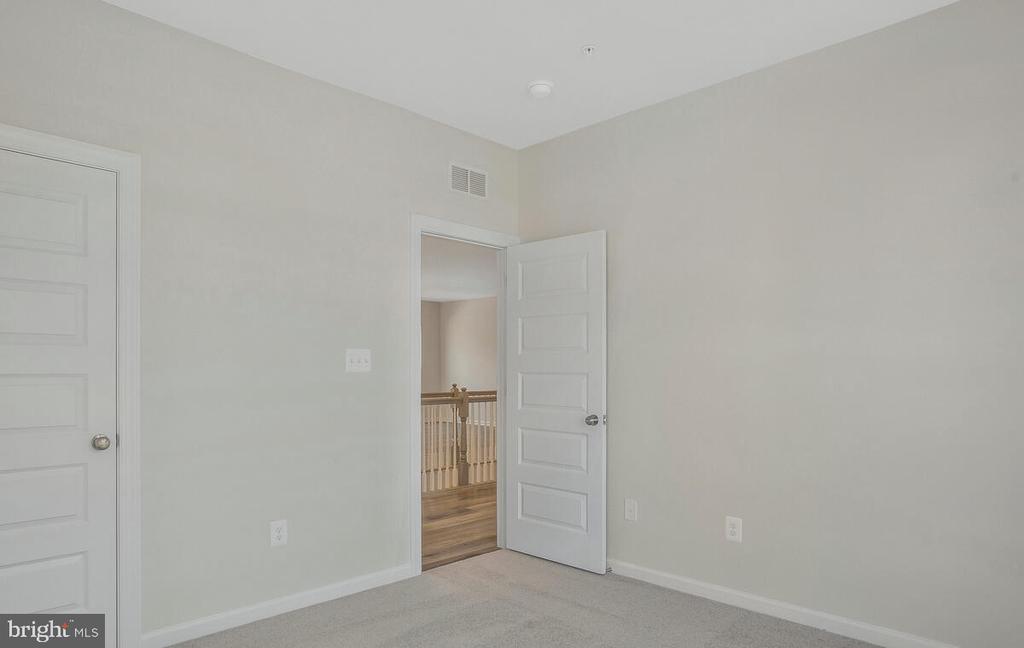 5612 SAVANNAH DRIVE
