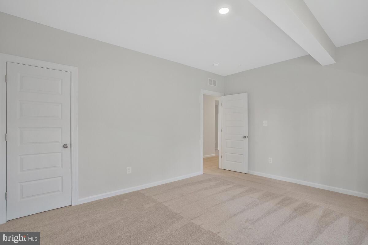 5612 SAVANNAH DRIVE