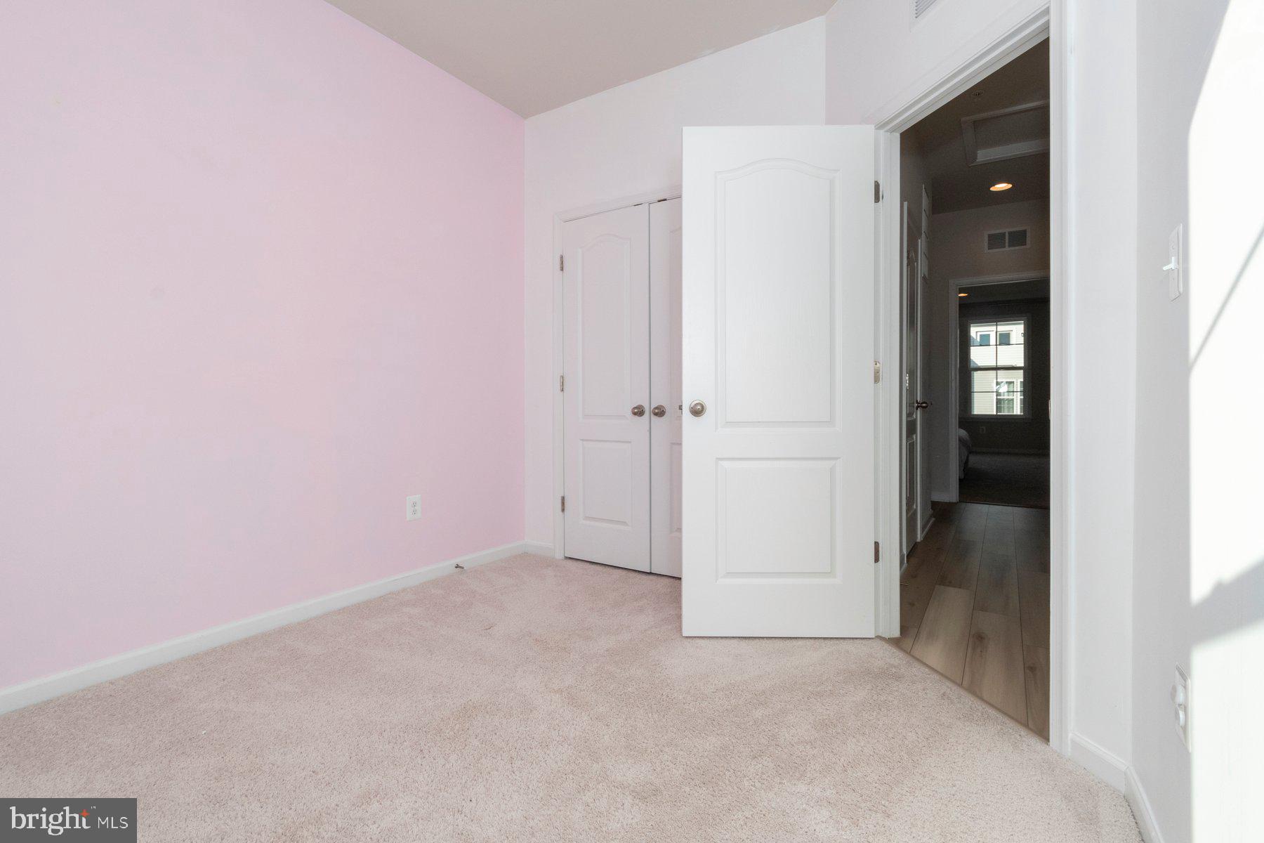 1041 FLESTER LN