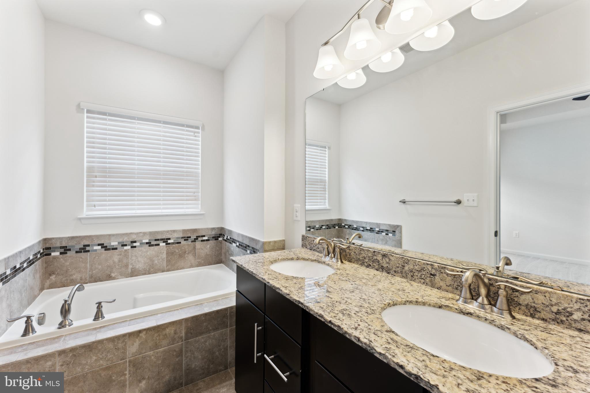 5310 Smiths Cove Ln