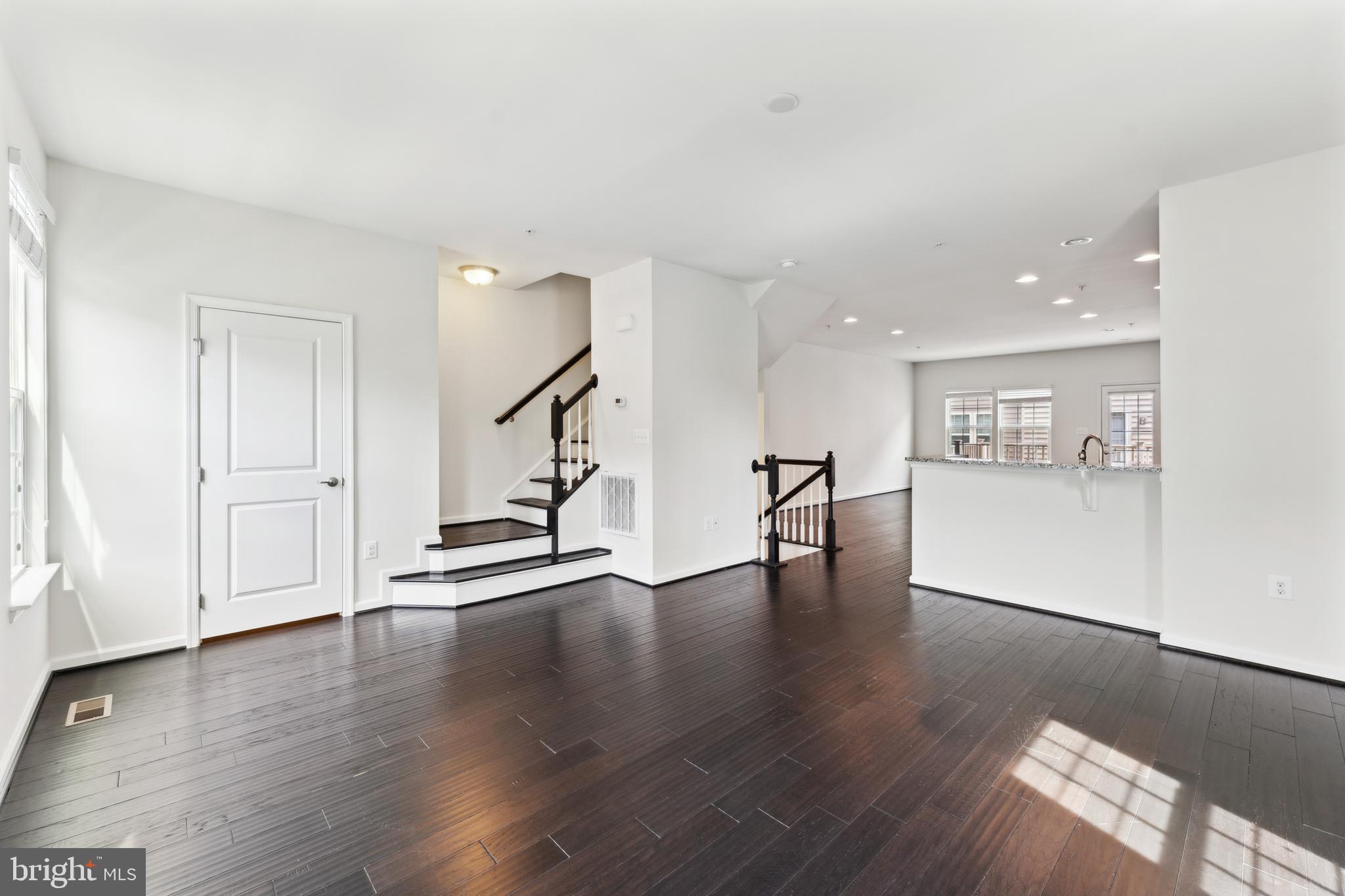 5310 Smiths Cove Ln