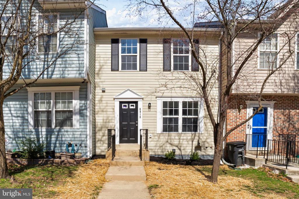 6918 DIAMOND COURT