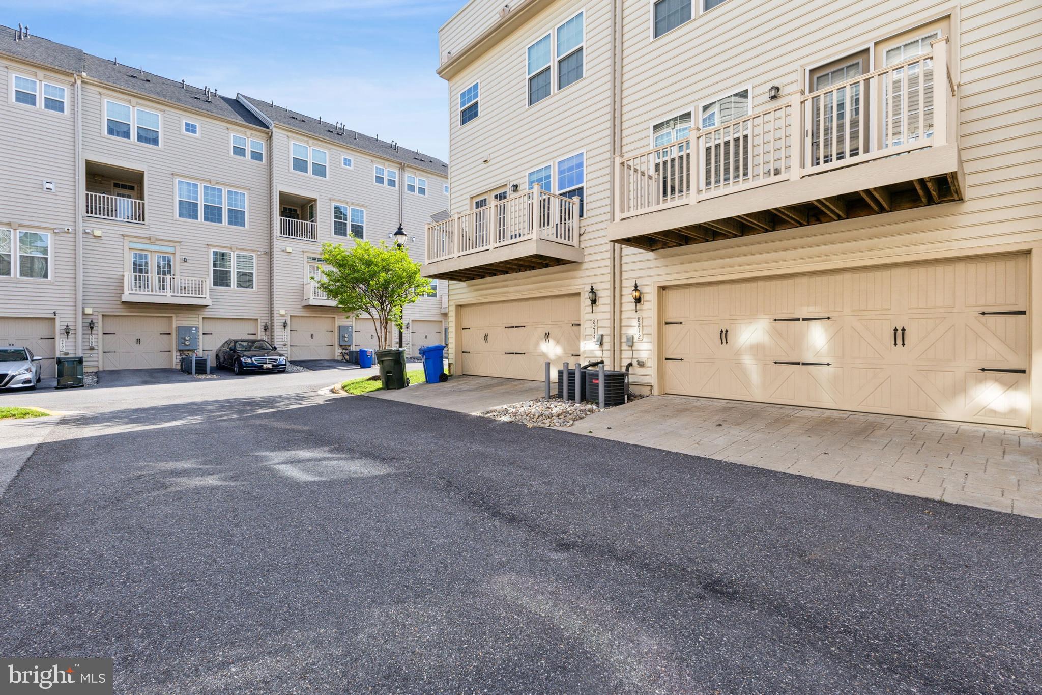 8212 N Channel Dr