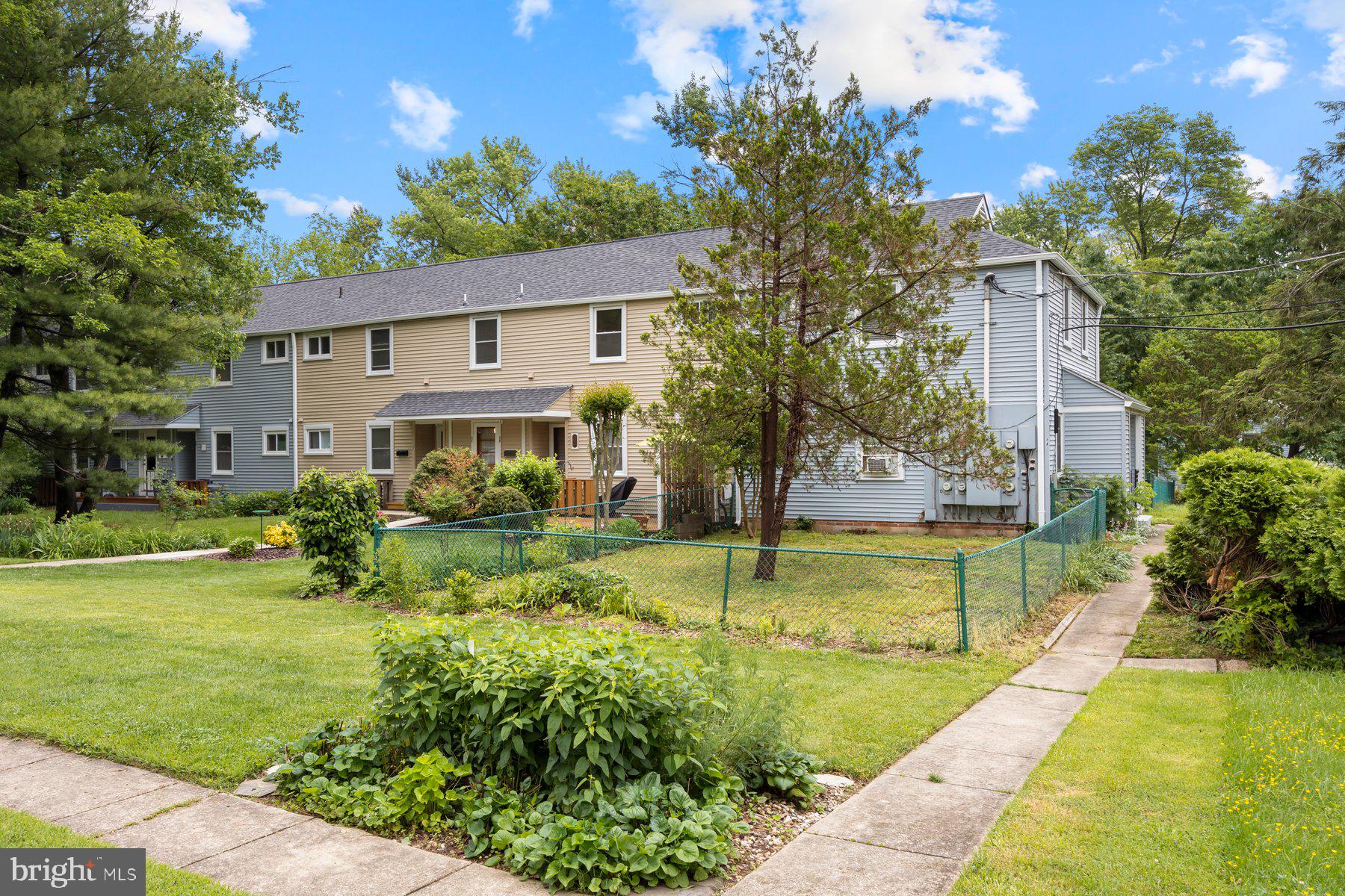 8-A Laurel Hill Rd