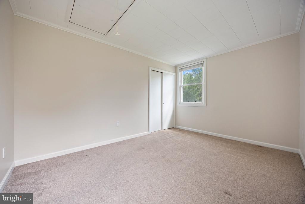 8-A Laurel Hill Rd