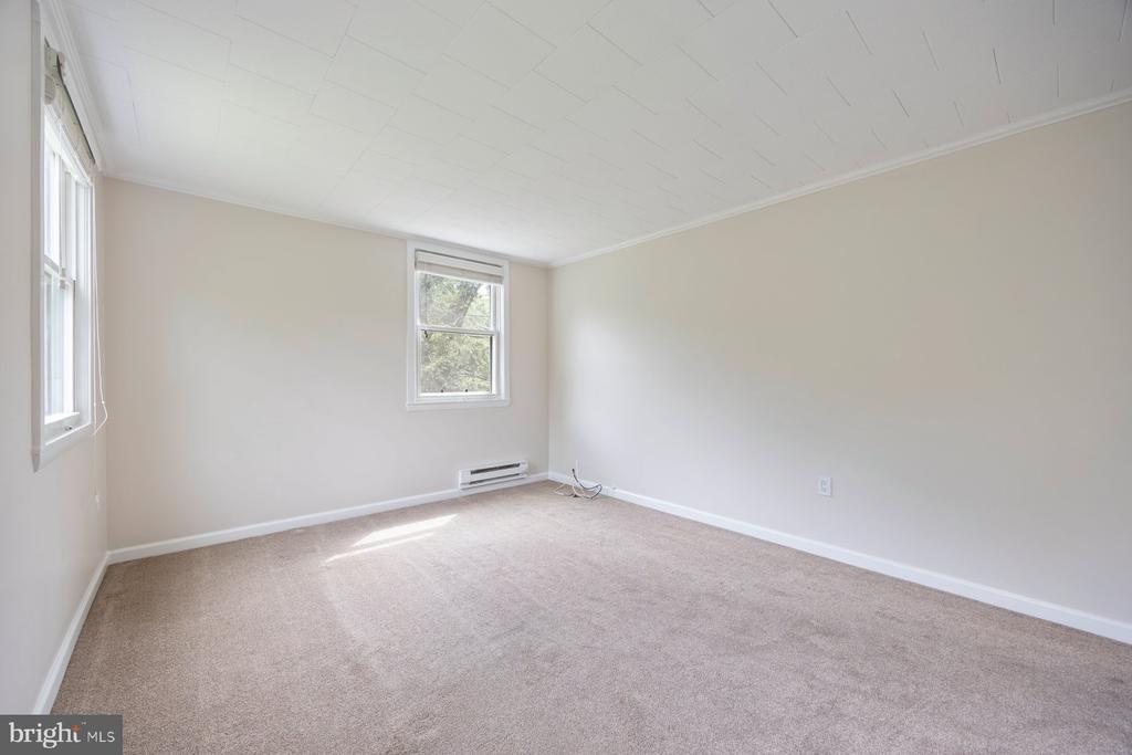 8-A Laurel Hill Rd