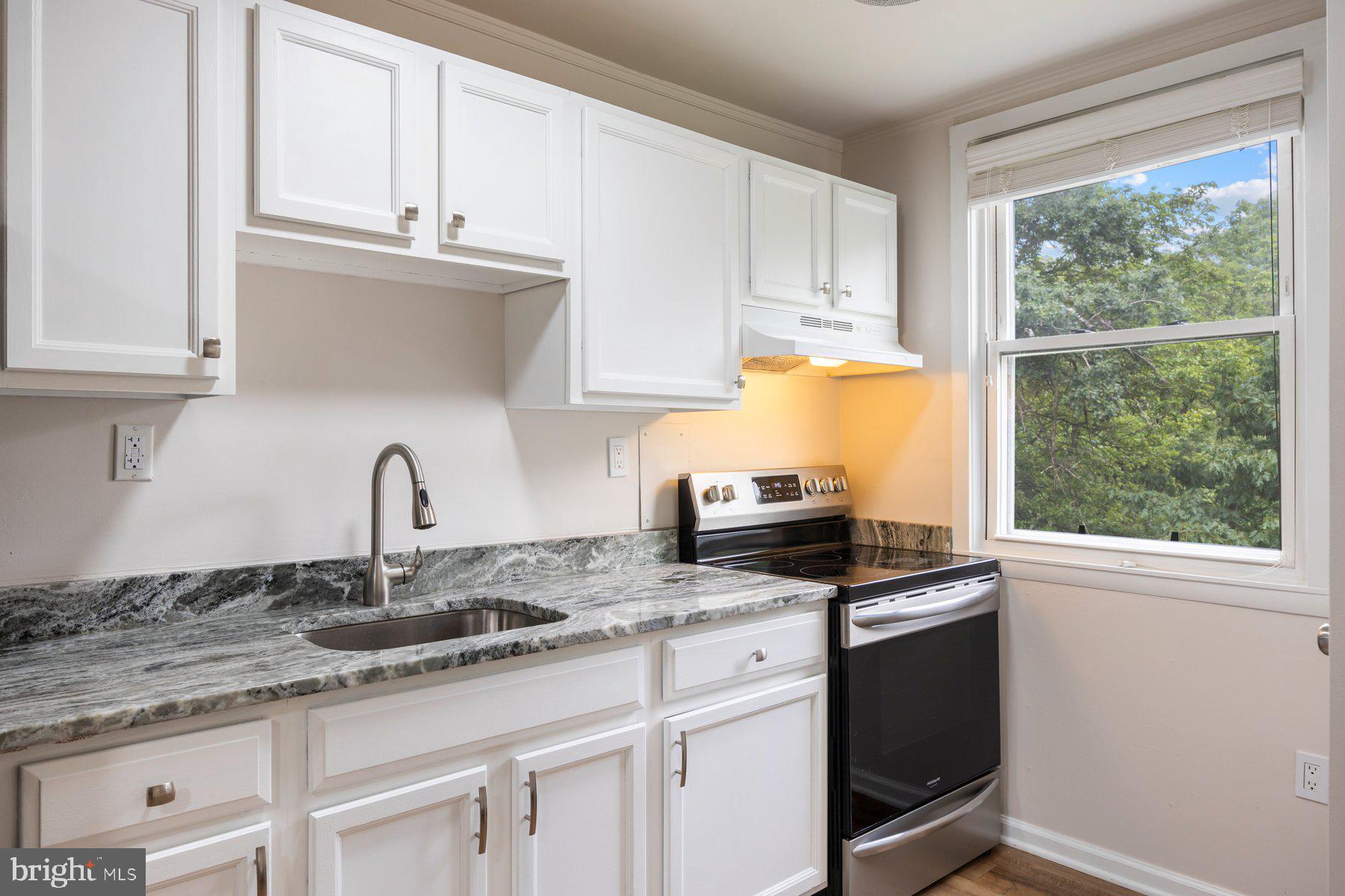 8-A Laurel Hill Rd