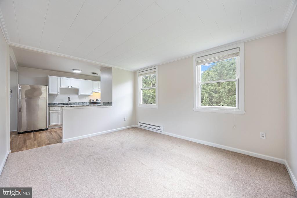 8-A Laurel Hill Rd