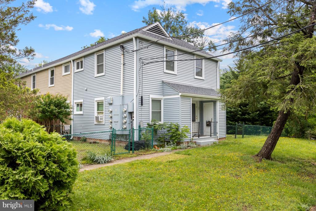 8-A Laurel Hill Rd