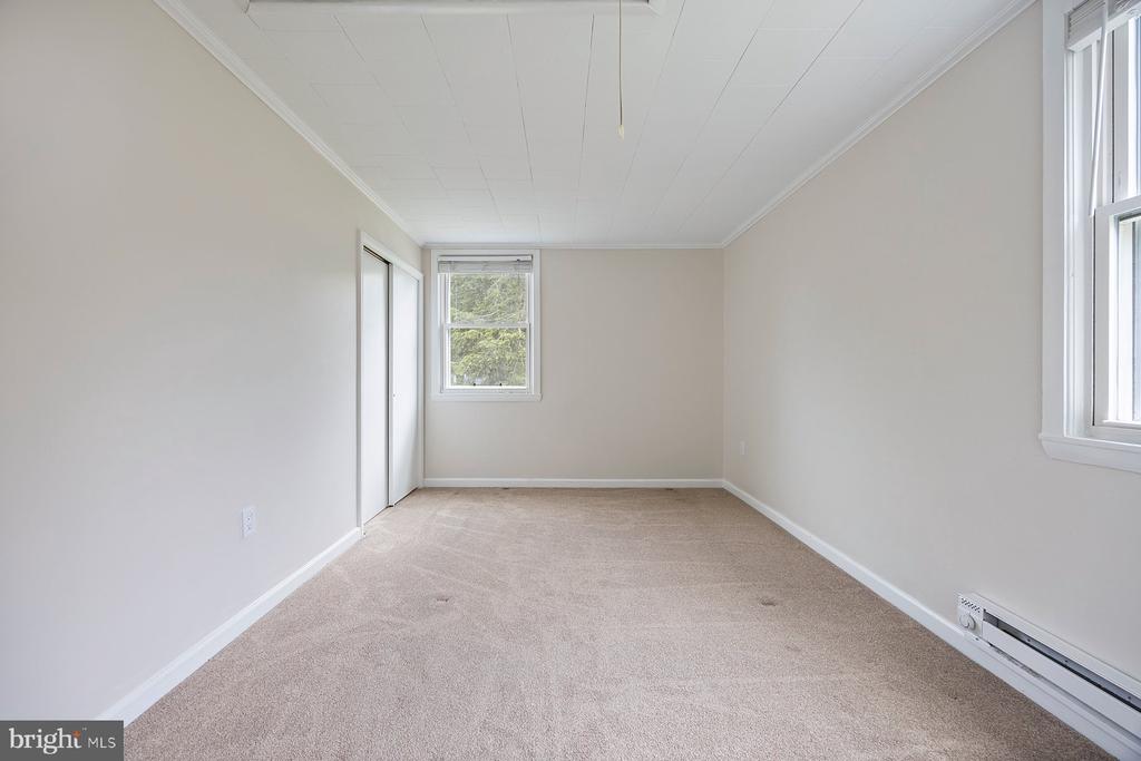 8-A Laurel Hill Rd