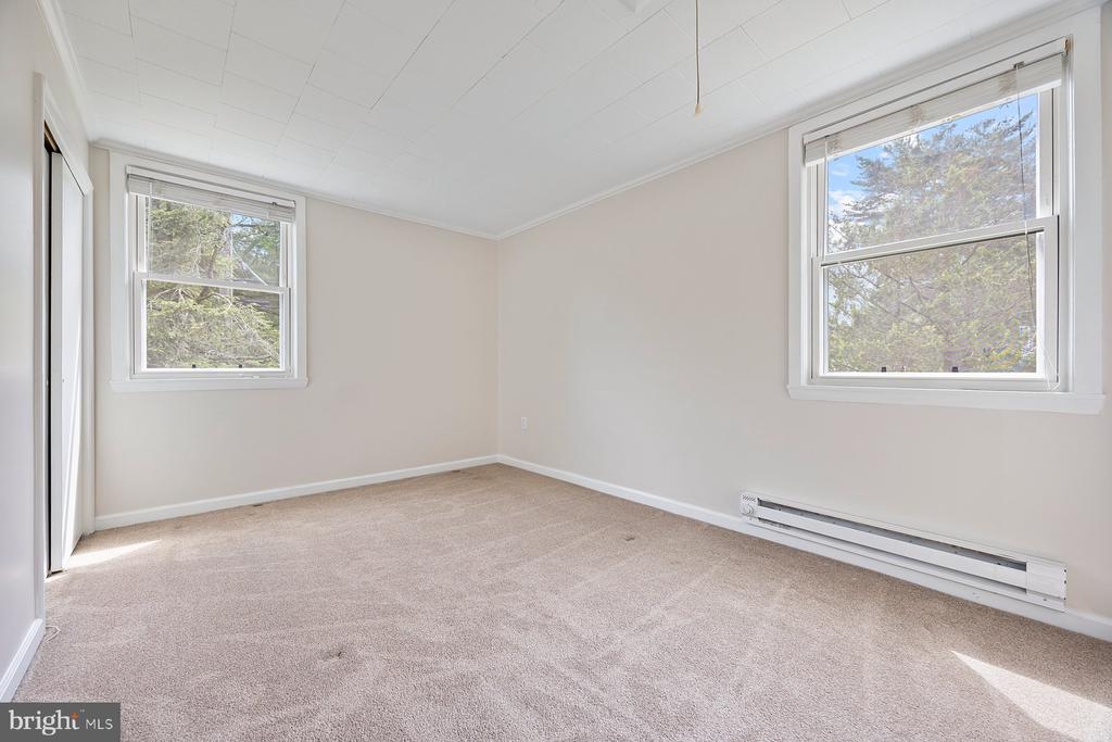 8-A Laurel Hill Rd