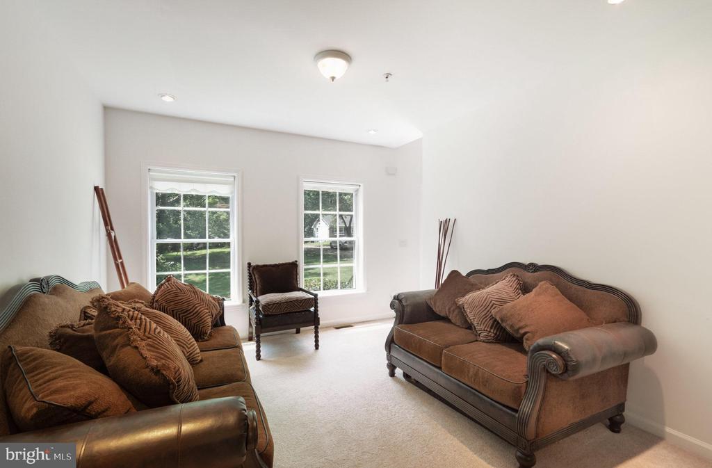 12118 OLD FORT ROAD