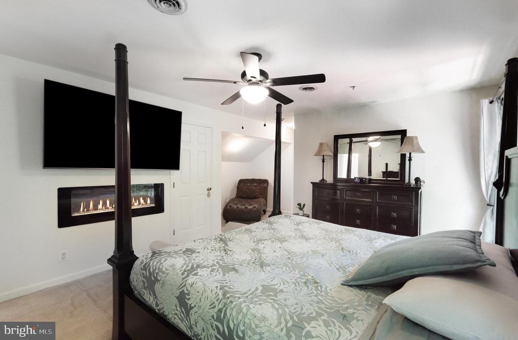 12118 OLD FORT ROAD