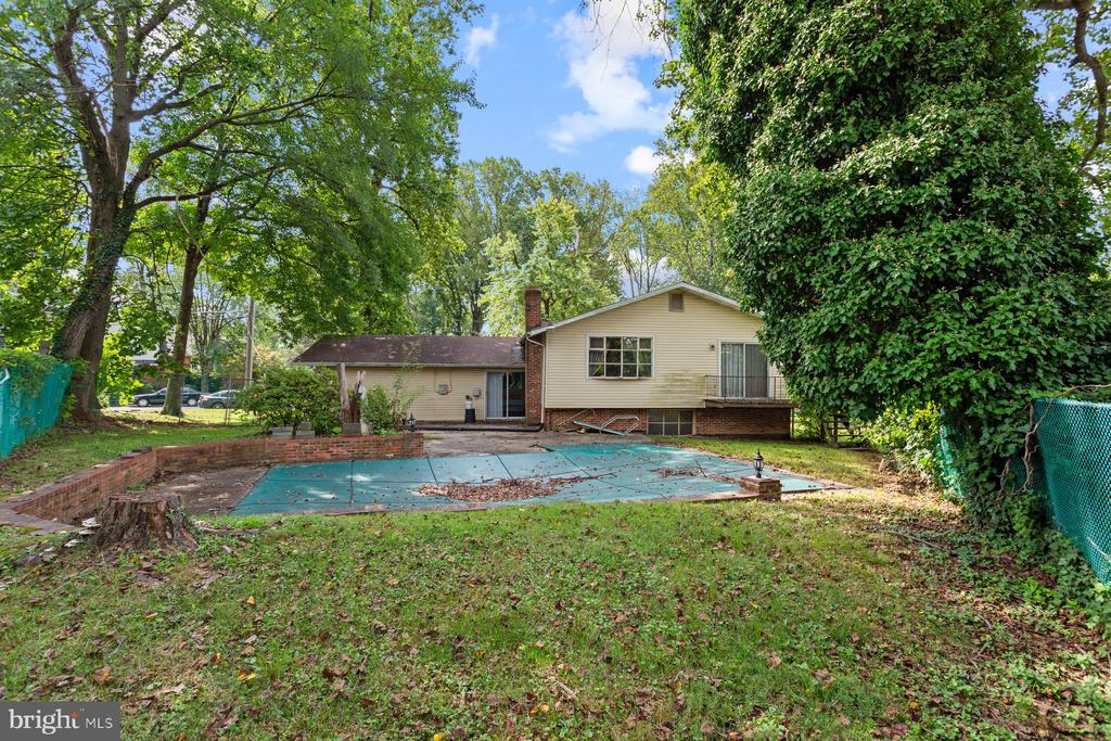 5800 Sir Galahad Rd