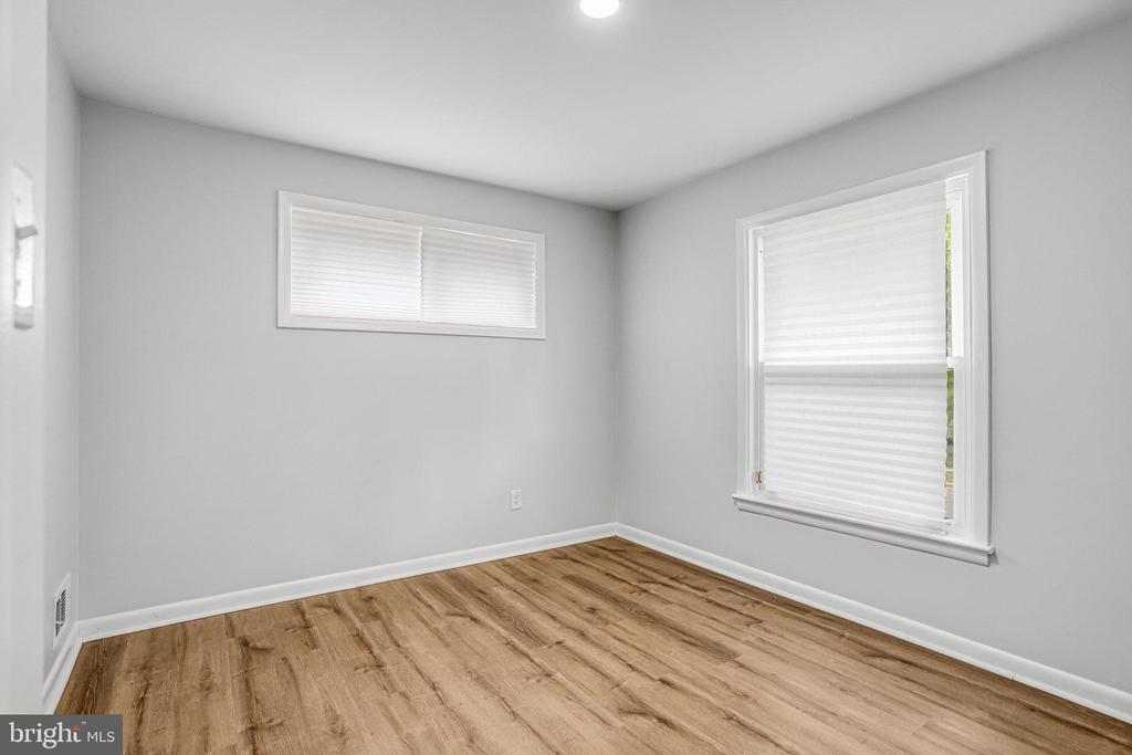 2114 GLENDORA DRIVE