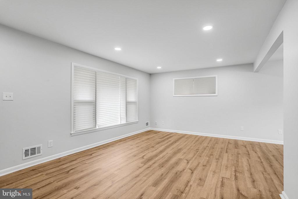 2114 GLENDORA DRIVE