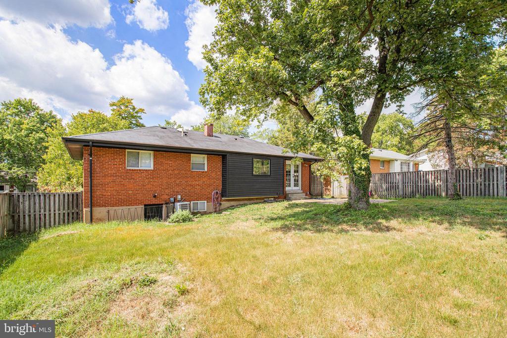 2114 GLENDORA DRIVE