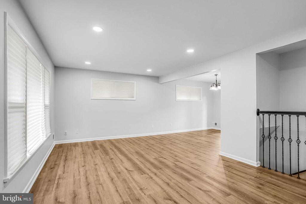 2114 GLENDORA DRIVE