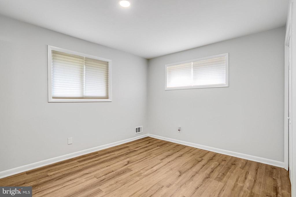 2114 GLENDORA DRIVE