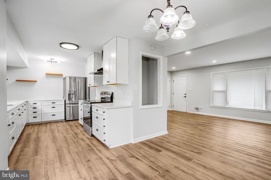 2114 GLENDORA DRIVE