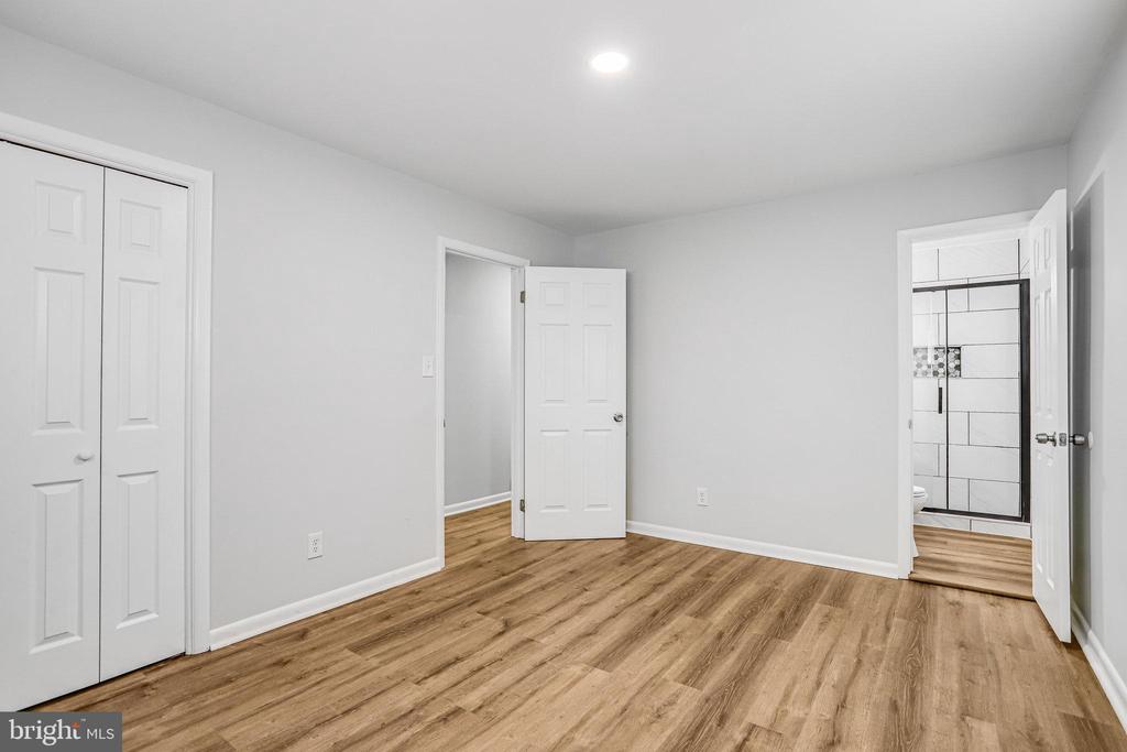 2114 GLENDORA DRIVE