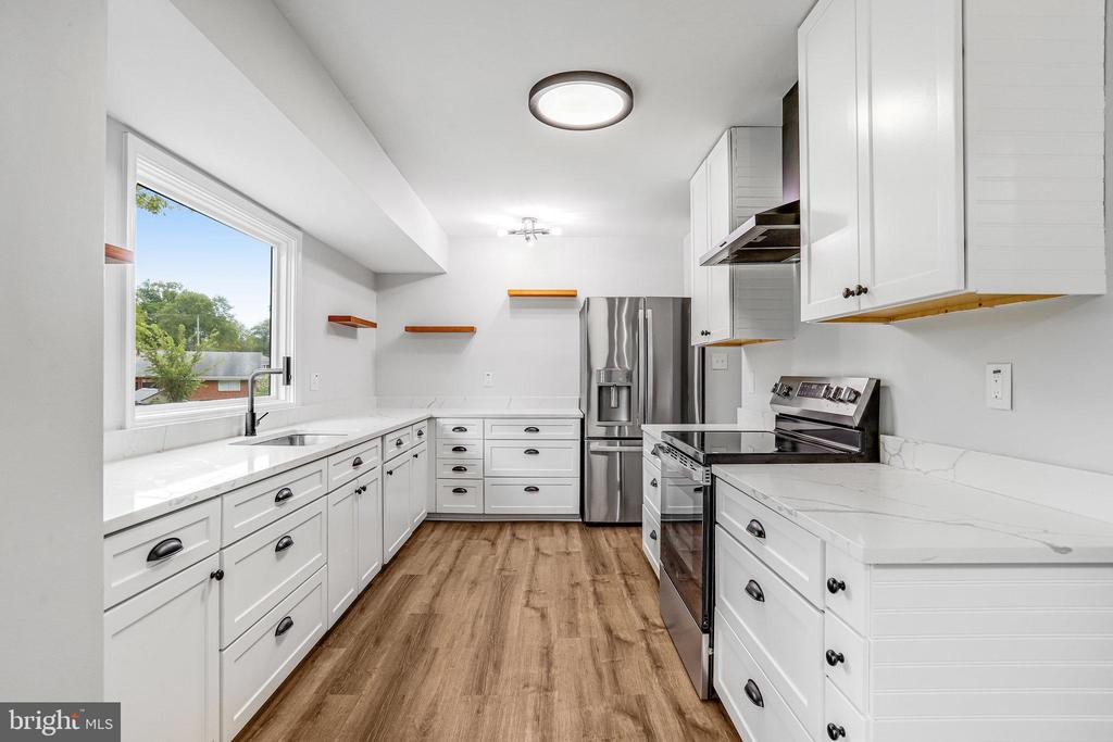 2114 GLENDORA DRIVE