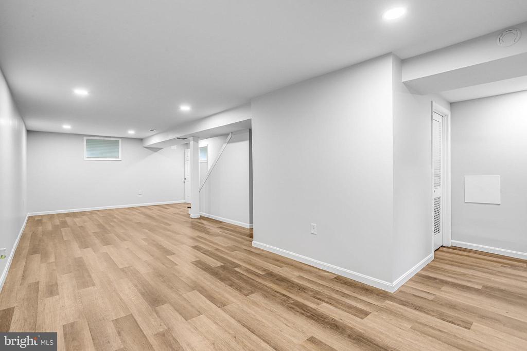 2114 GLENDORA DRIVE