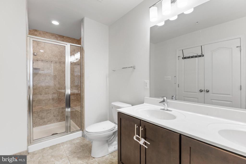 10606 PRESIDENTIAL PARKWAY