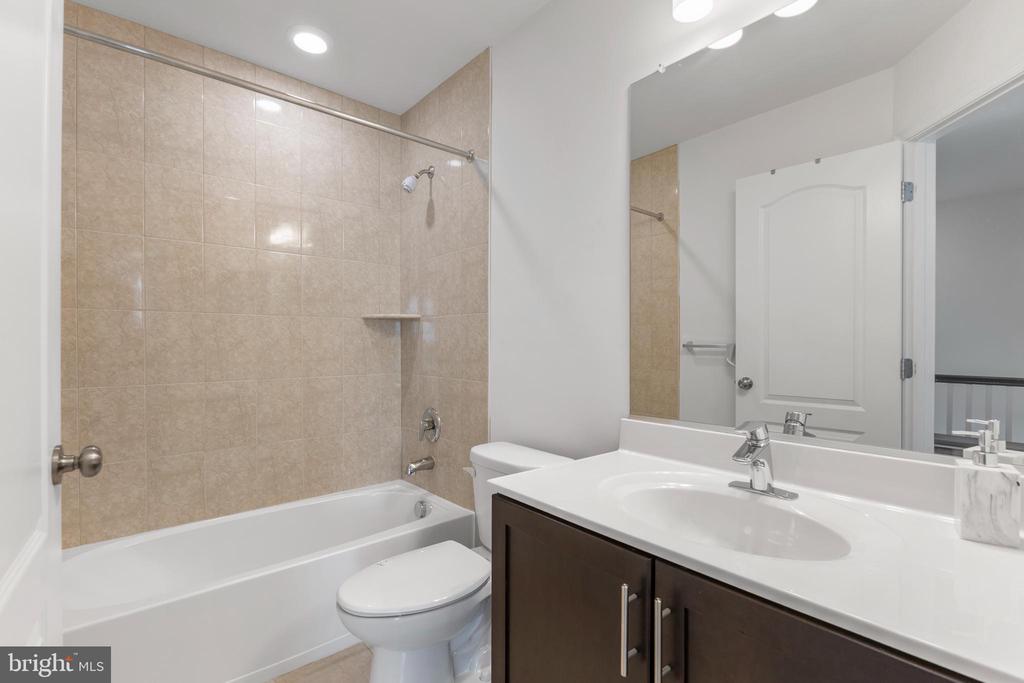 10606 PRESIDENTIAL PARKWAY