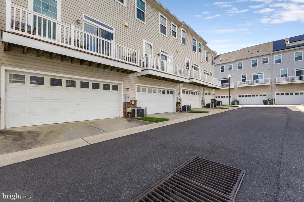 10606 PRESIDENTIAL PARKWAY