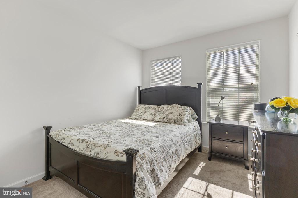 10606 PRESIDENTIAL PARKWAY