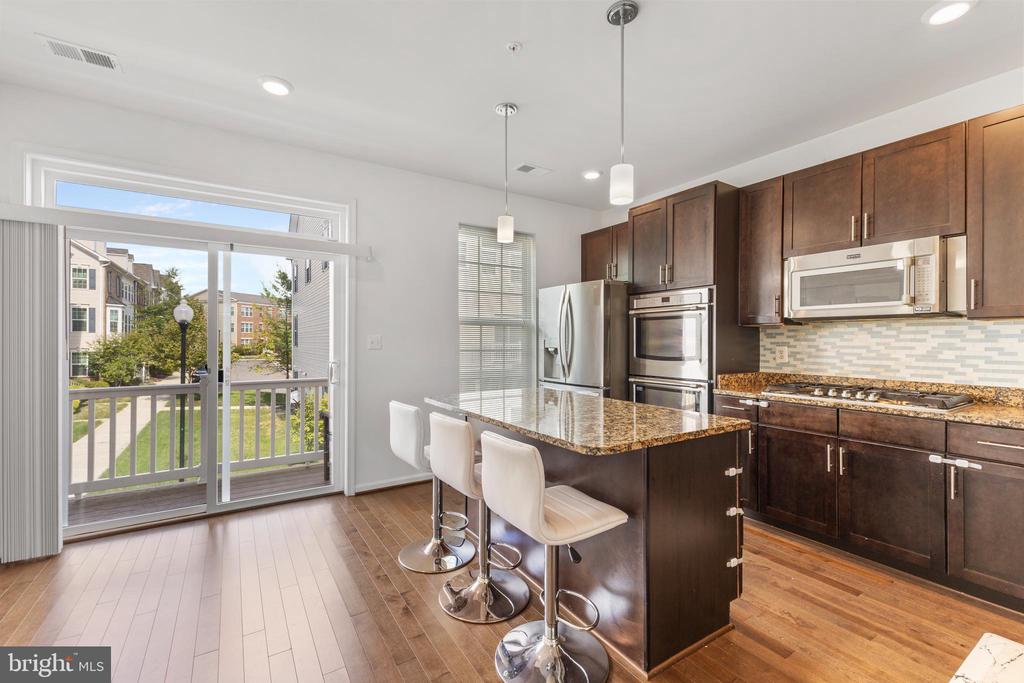 10606 PRESIDENTIAL PARKWAY