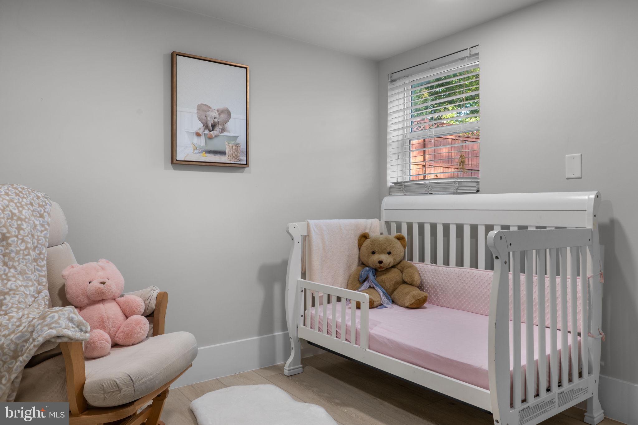 1720 RHODESIA AVENUE