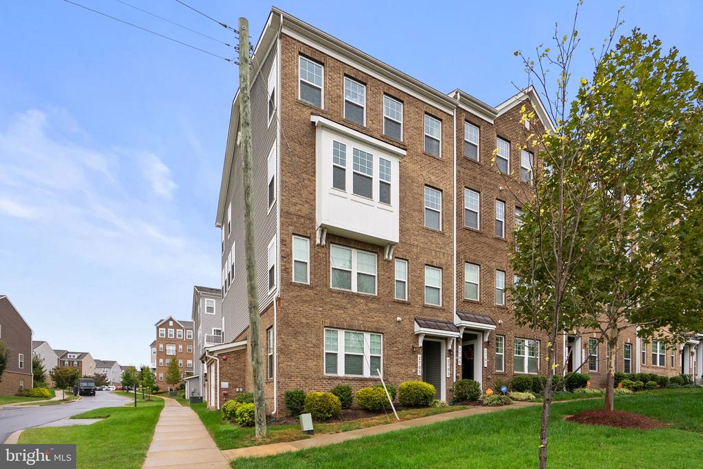 2701 PINEBROOK ROAD