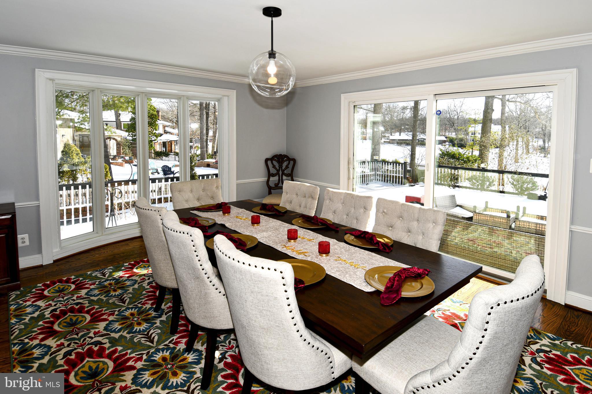 121 RIVER FOREST LANE