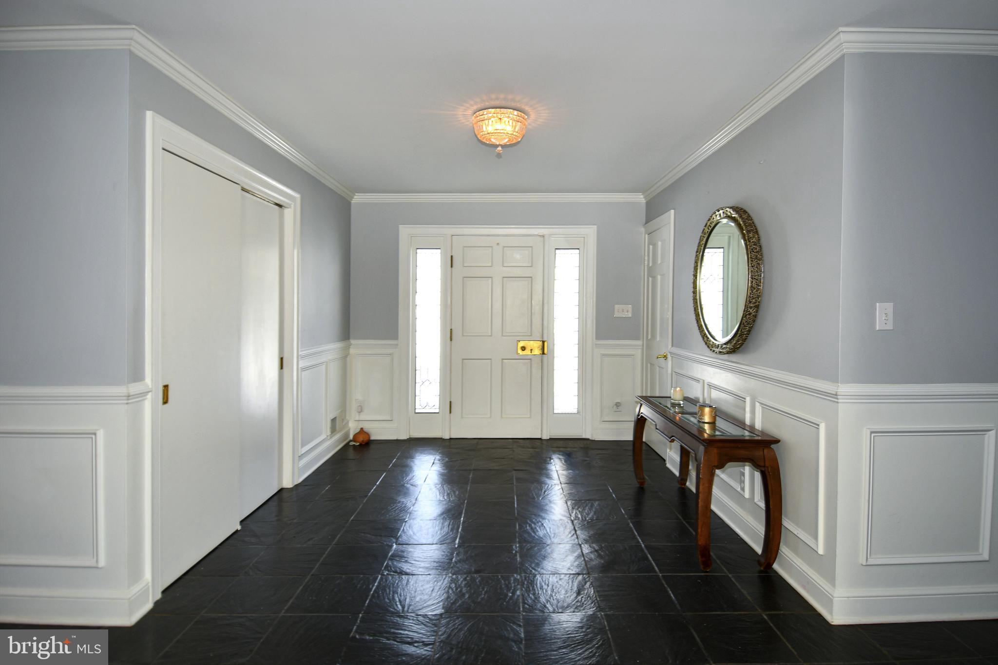 121 RIVER FOREST LANE