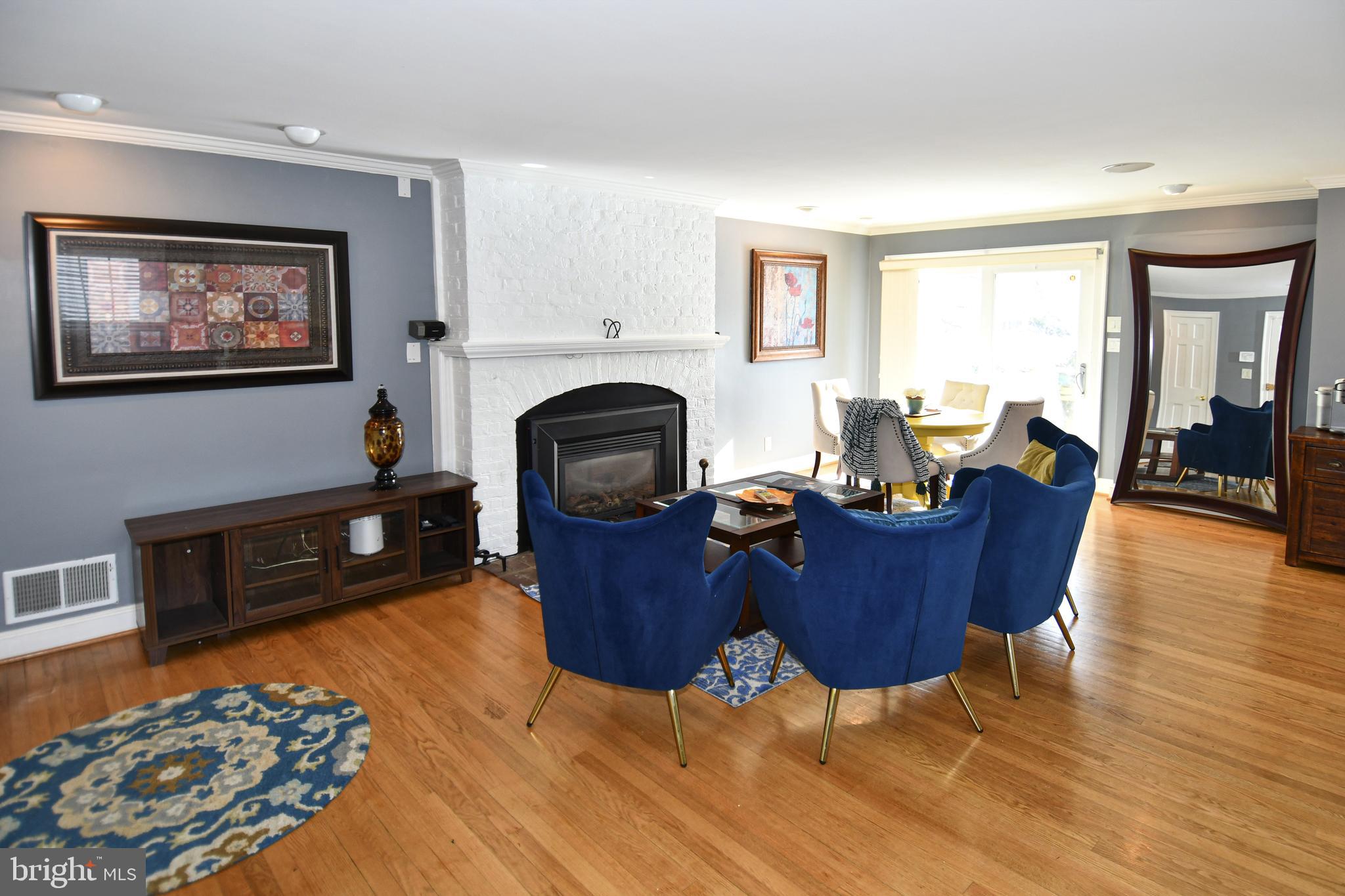 121 RIVER FOREST LANE