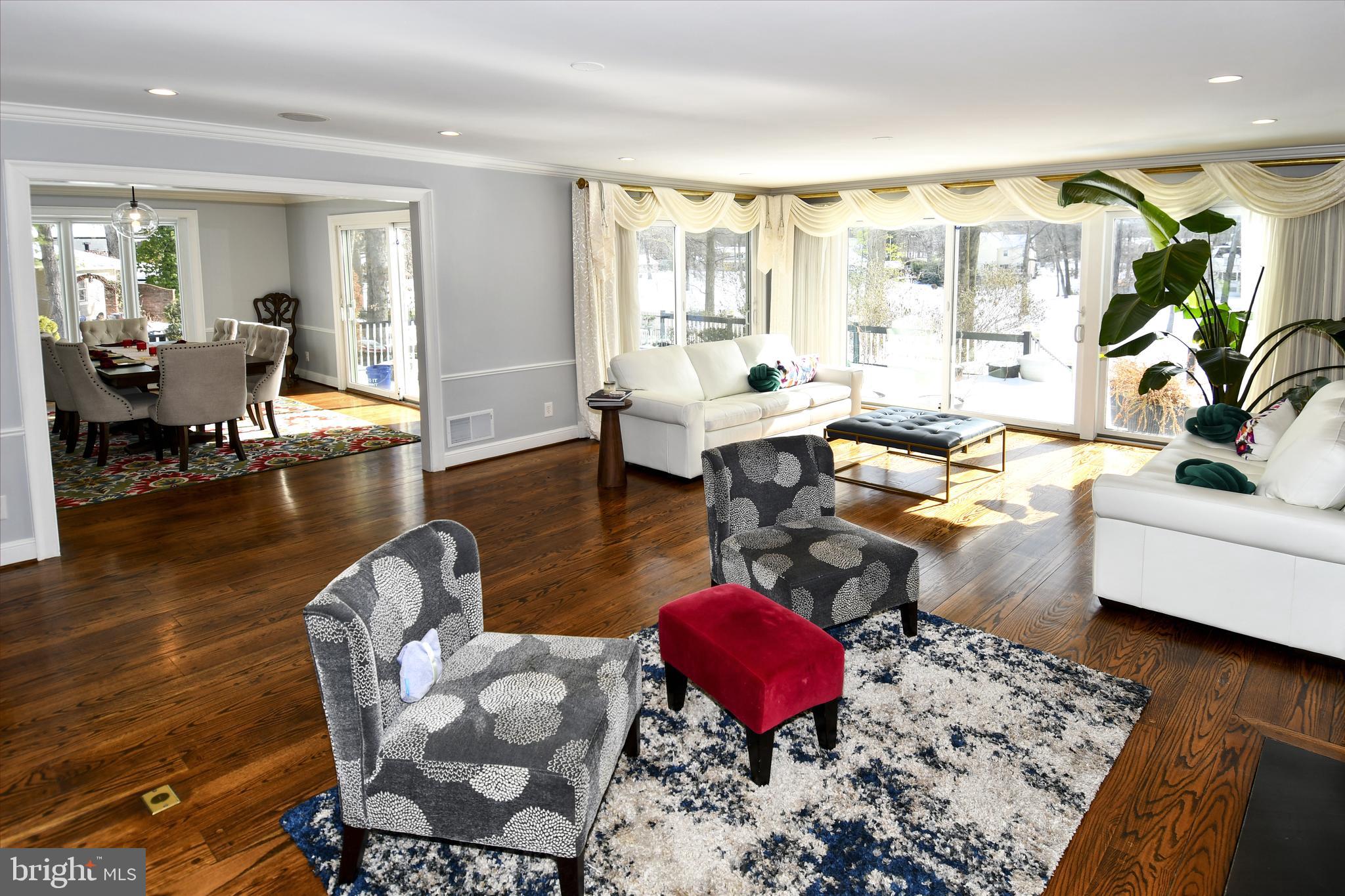 121 RIVER FOREST LANE