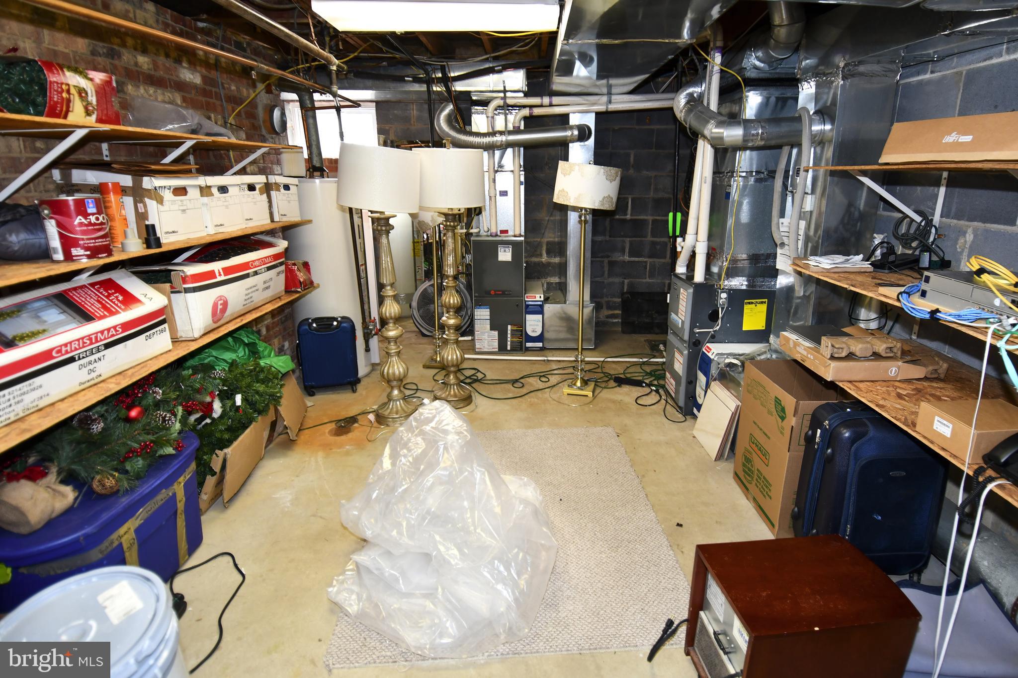 121 RIVER FOREST LANE